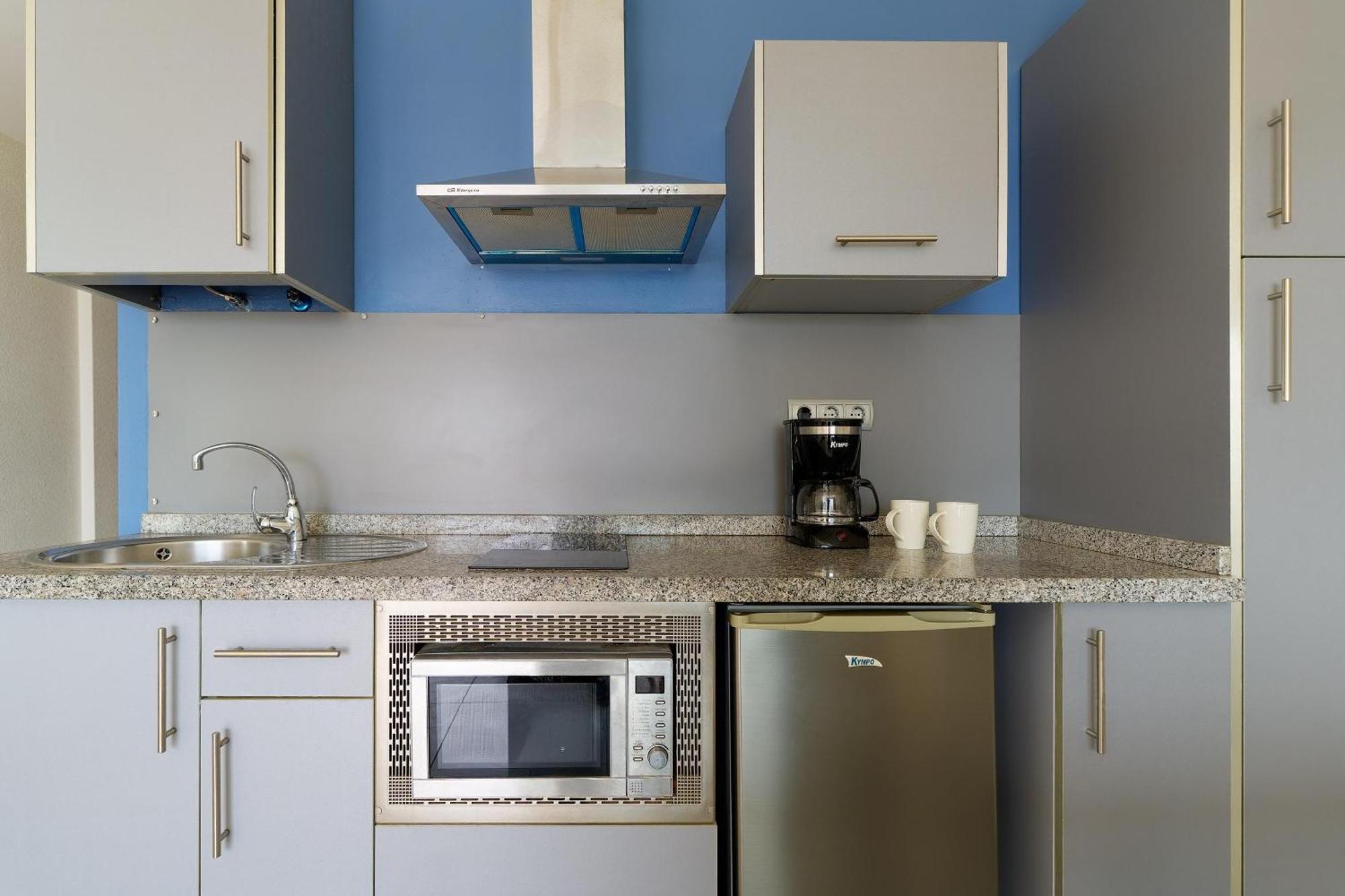Apartamento de 1 dormitorio con balcón y vistas al mar